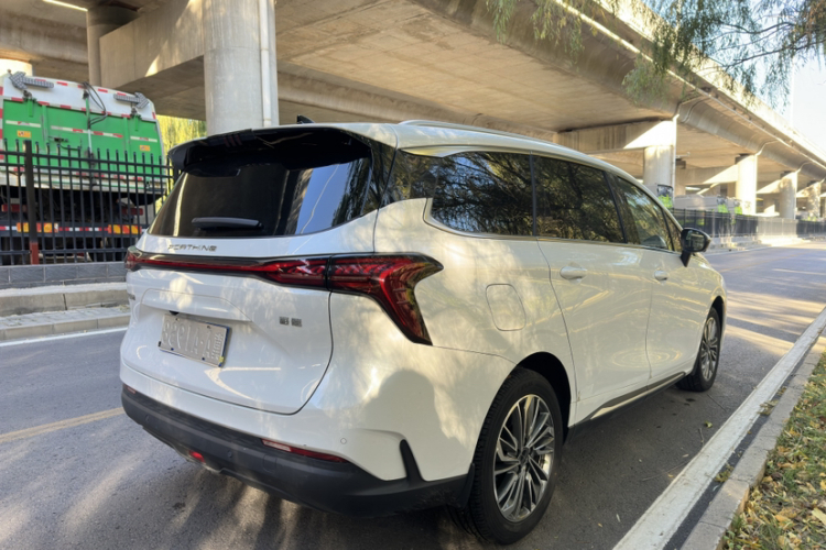 东风风行 风行游艇 2024款 1.5T DCT 观海版车身外观6003