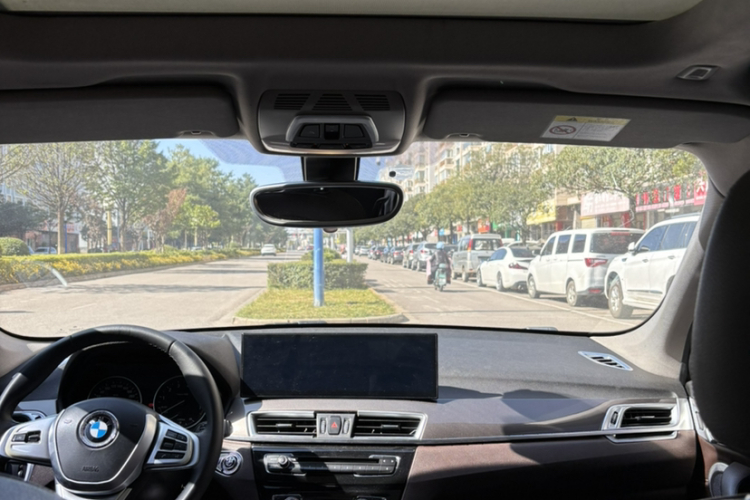 宝马X1 2018款 xDrive20Li 尊享型中控内饰7003