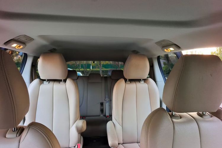 别克GL8 2017款 25S 舒适型 国V中控内饰7003