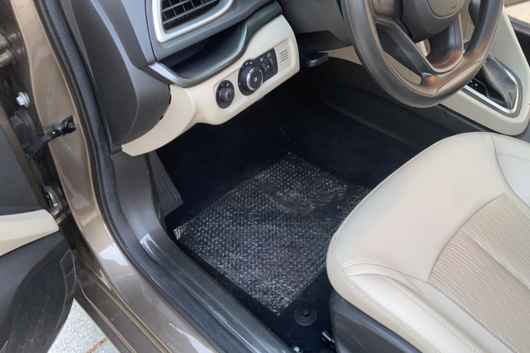 别克 英朗 2016款 15N 自动精英型局部细节9005