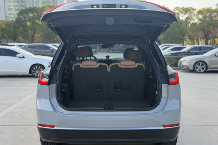 蔚来ES8 2022款 100kWh 六座版车身外观6005