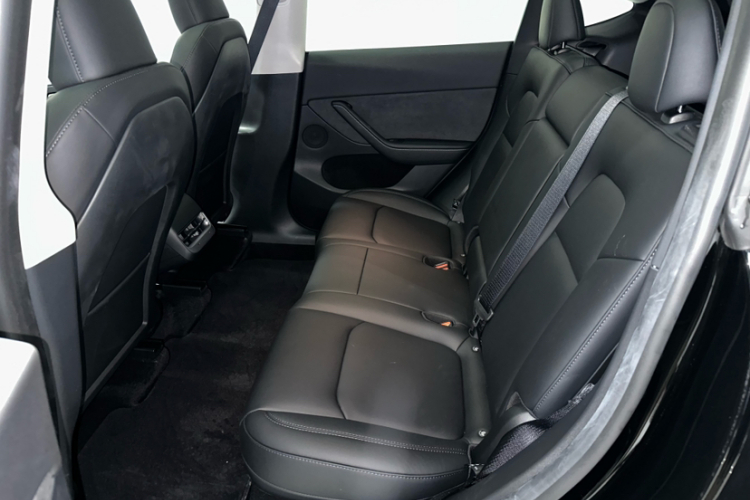 特斯拉 Model Y 2023款 后轮驱动版中控内饰7004