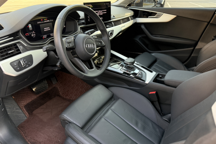 奥迪A5 2022款 Sportback 40 TFSI quattro 豪华动感型中控内饰7006