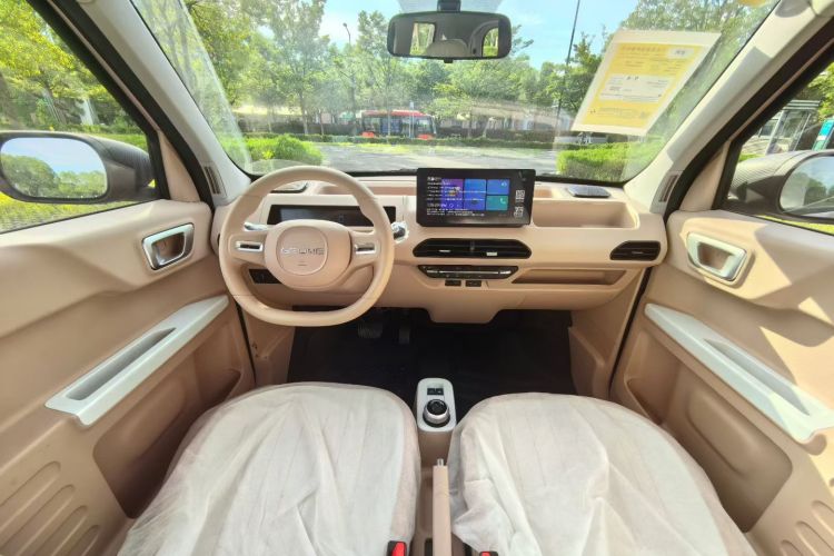 吉利银河 2024款 熊猫mini 200km 耐力熊中控内饰7003