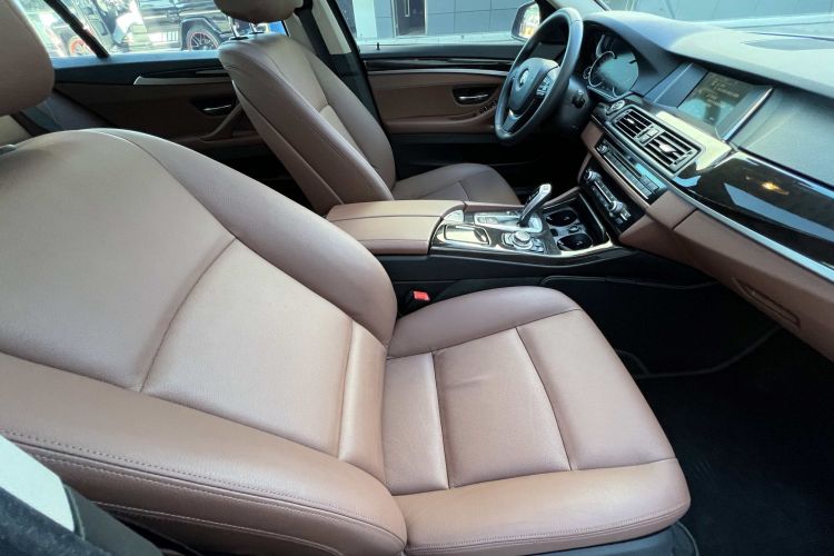 宝马5系 2017款 525Li 领先型局部细节9004