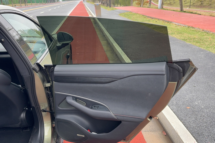 小米汽车 小米SU7 2024款 四驱超长续航高阶智驾Max版中控内饰7010