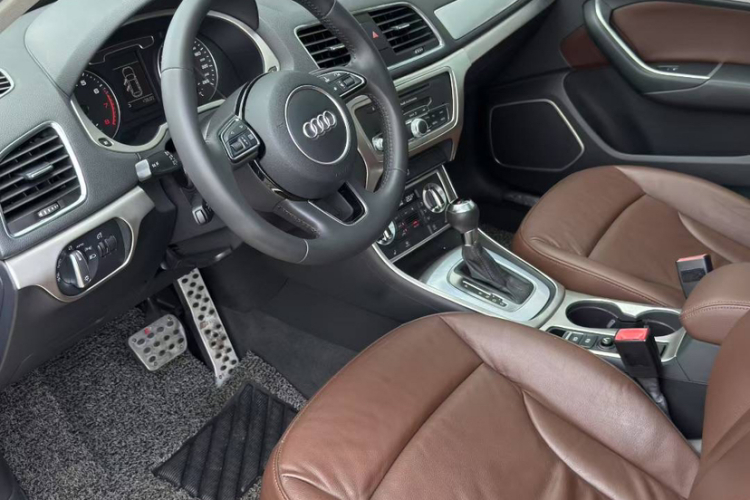 奥迪Q3 2013款 35 TFSI 舒适型局部细节19