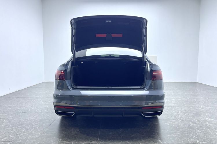 奥迪A4L 2022款 40 TFSI quattro RS套件燃速型车身外观6008