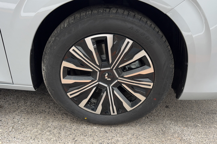 五菱汽车 星光730新能源 2025款 插混 125km 豪华型车身外观6004