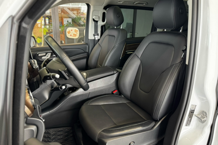 奔驰V级 2020款 V 260 L 长轴距豪华版局部细节19