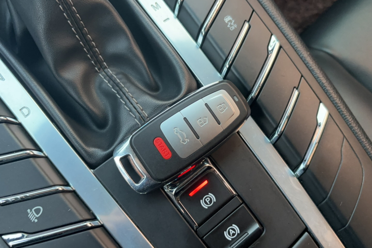 众泰SR9 2017款 2.0T 自动极致之路版中控内饰7001