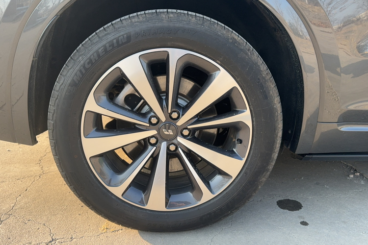 理想汽车 理想ONE 2021款 增程6座版局部细节9001