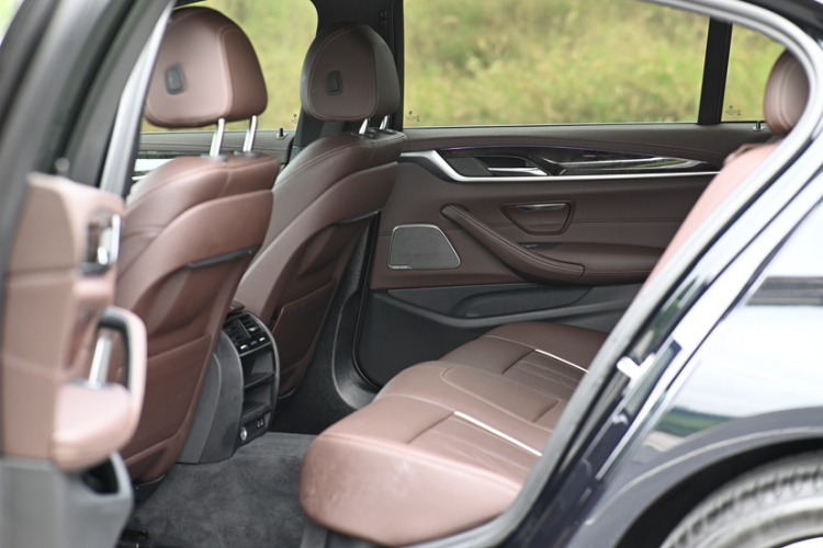 宝马5系 2021款 改款 525Li M运动套装中控内饰7012