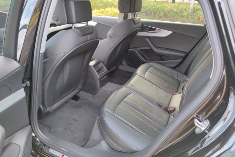 奥迪A4L 2022款 40 TFSI 时尚动感型中控内饰7003