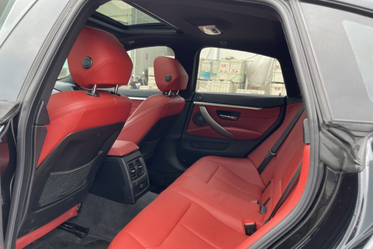 宝马4系 2019款 425i Gran Coupe M运动曜夜版中控内饰7005