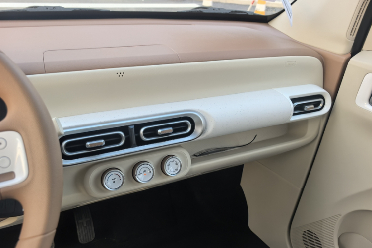 五菱汽车 宏光MINIEV 2024款 第三代 215km 青春版中控内饰7002