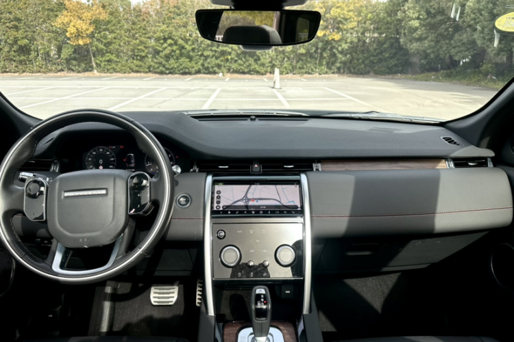 路虎 发现运动版 2020款 249PS R-Dynamic 性能科技版 5座中控内饰7001