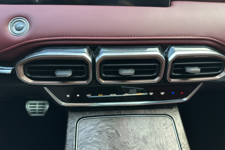 捷途X70 PLUS 2021款 1.6T DCT星 5座中控内饰7012