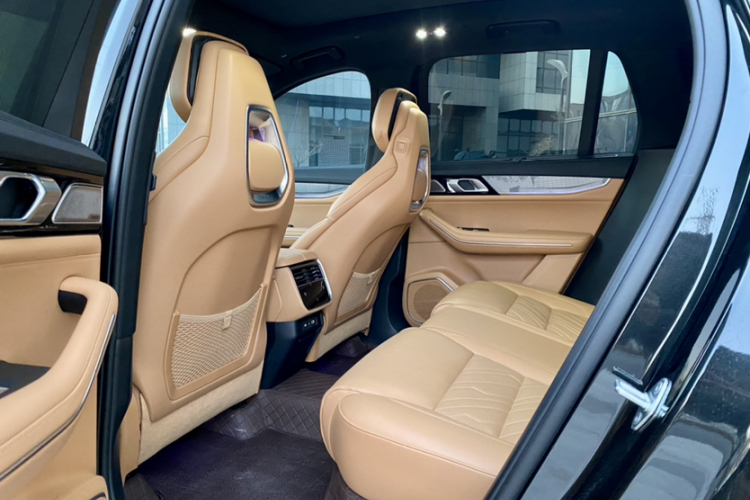 领克09 2024款 2.0T 四驱运动版 五座中控内饰7004