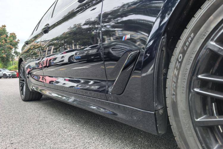 宝马5系(进口) 2020款 530i 风尚版 M运动套装局部细节9001