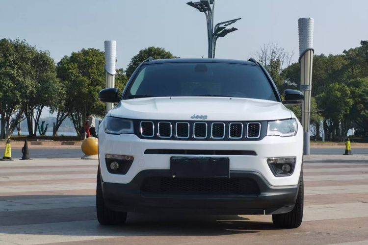 Jeep 指南者 2020款 220T 自动精英版车身外观6004