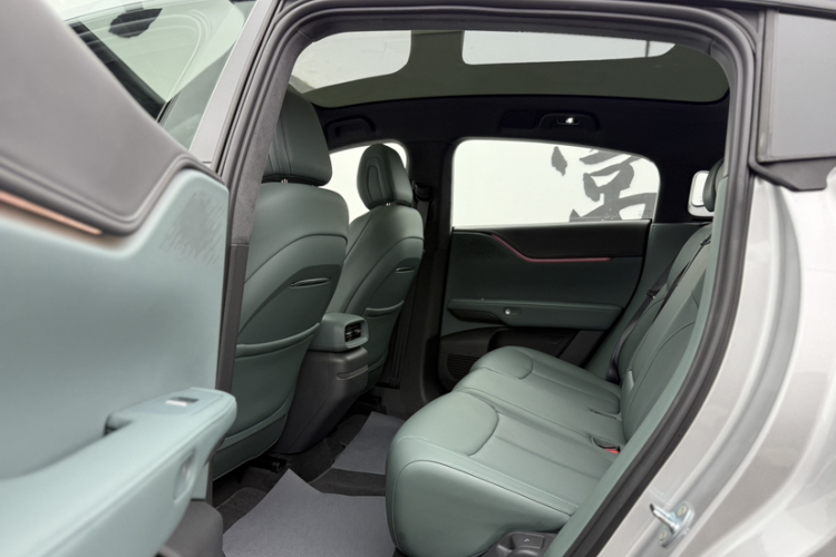 小鹏G6 2025款 625 长续航 Max 旗舰版中控内饰7002