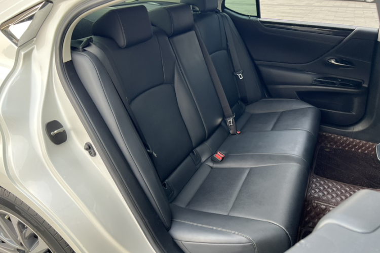 雷克萨斯ES 2022款 200 卓越版中控内饰7007