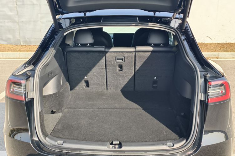 特斯拉 Model Y 2023款 后轮驱动版中控内饰7010