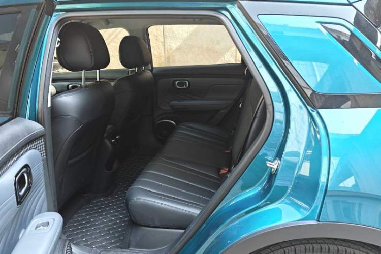 埃安 AION UT 2025款 420智豪版中控内饰7002