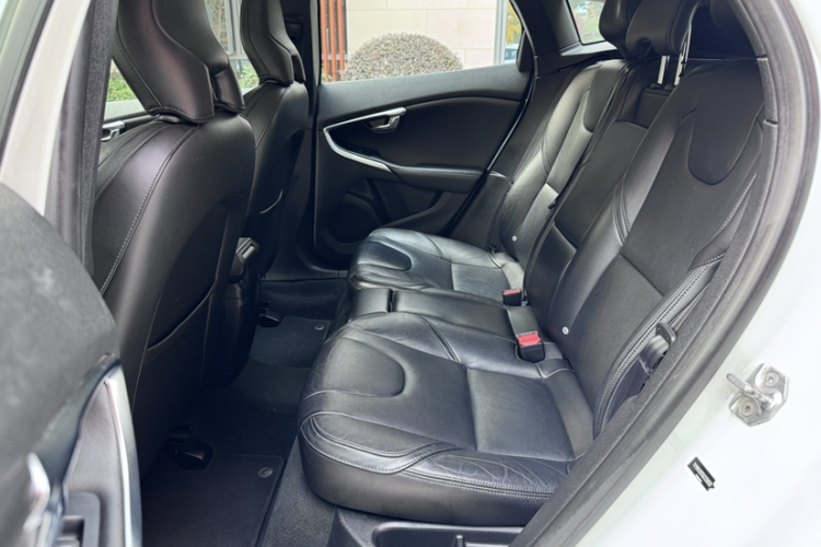 沃尔沃V40 2016款 T3 智逸版中控内饰7001