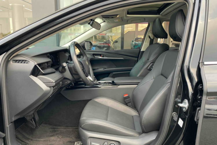 丰田 凯美瑞 2024款 双擎 2.0HGVP 豪华版中控内饰7002