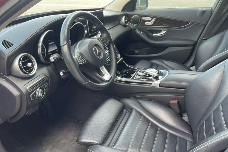 奔驰C级 2016款 C 200 L 运动型中控内饰7002