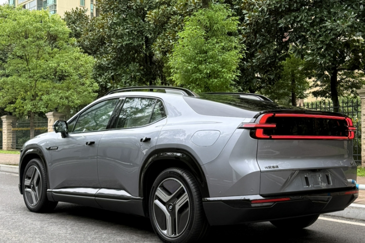 长安启源E07 2026款 纯电 四驱 90kWh Ultra车身外观6006