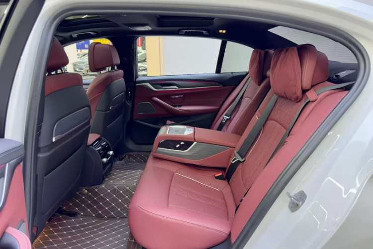 宝马5系 2023款 530Li 尊享型 M运动套装中控内饰7003