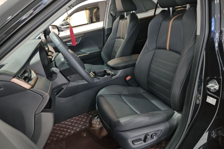 丰田 威兰达 2024款 2.0L CVT四驱豪华PLUS版局部细节19