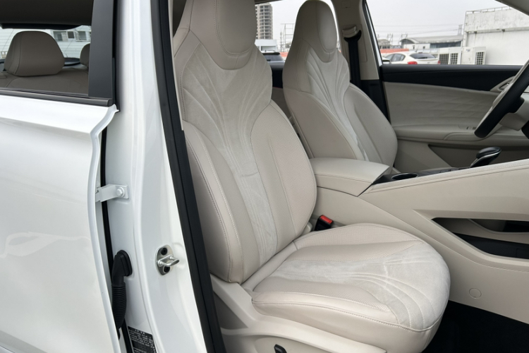 荣威D5X DMH 2024款 135科技版中控内饰7008