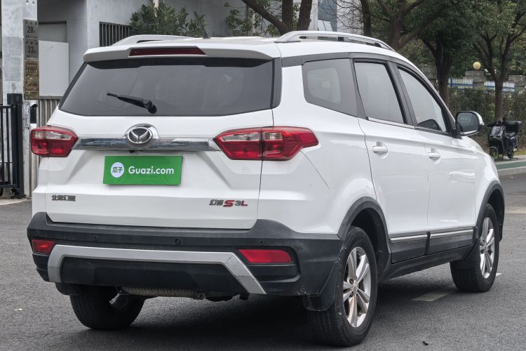 北汽幻速S3 2016款 S3L 1.5L 手动尊贵型车身外观6003