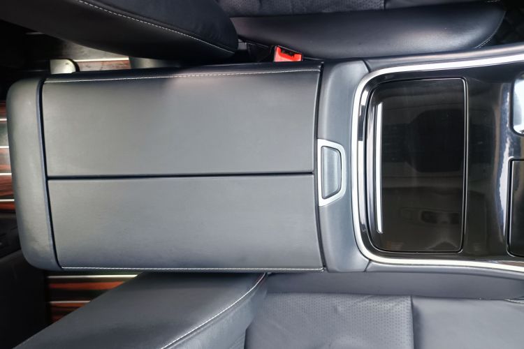 广汽传祺 传祺M8 2021款 大师系列 390T 尊贵版局部细节9011