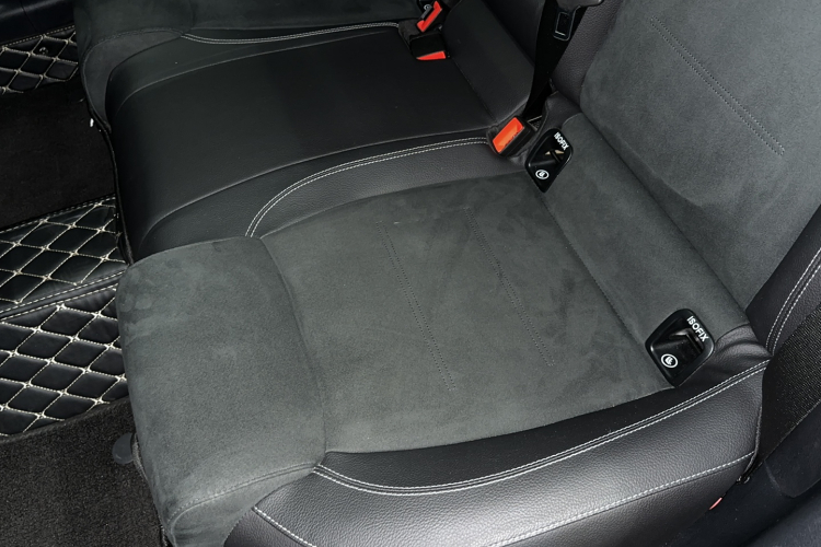 奔驰A级 2020款 A 200 L 运动轿车局部细节9003