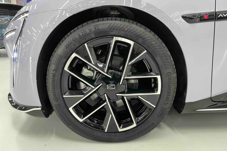 阿维塔06 2025款 Max增程版车身外观6002