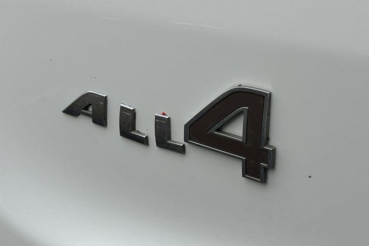 MINI Countryman 2018款 2.0T COOPER S ALL4 经典派车身外观6008