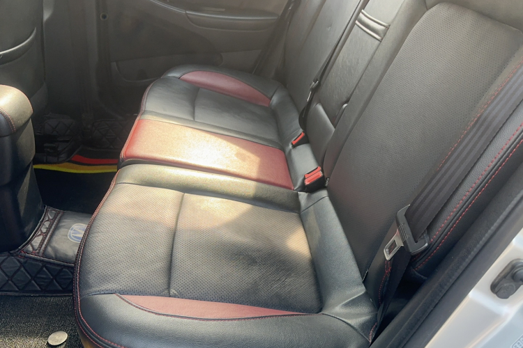 长安 逸动 2013款 1.6L 自动俊酷型 国IV中控内饰7003