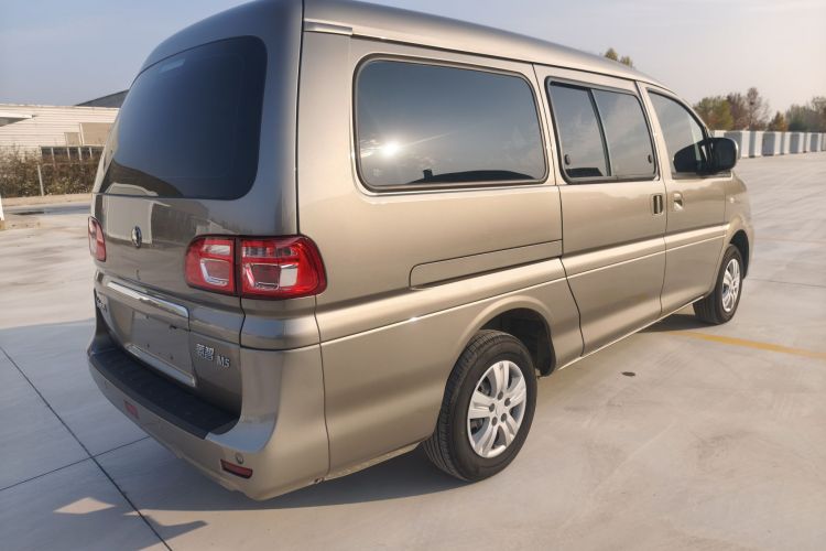 东风风行 菱智 2023款 M5L 1.6L 舒适型 9座车身外观6004