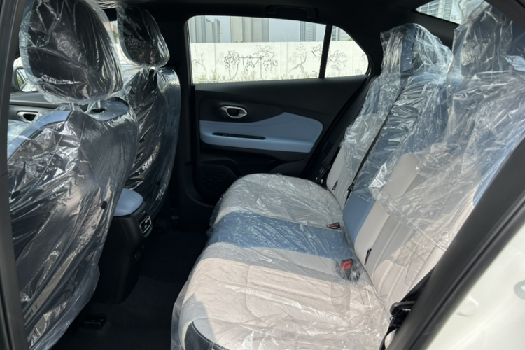 广汽传祺 2023款 影豹H 高能混动版中控内饰7004