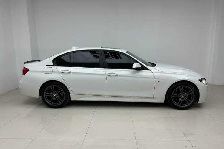 宝马3系 2018款 320Li 领先型M运动套装车身外观6006