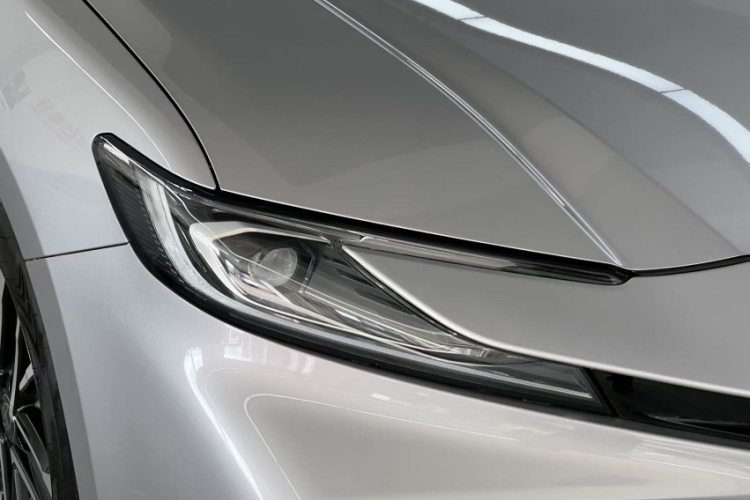 丰田 凯美瑞 2026款 双擎 2.0HSE 运动Lite版车身外观6005