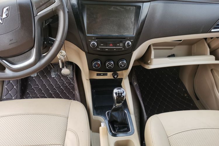 五菱汽车 五菱宏光 2015款 1.5L S1舒适国V局部细节18