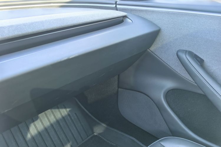 特斯拉 Model 3 2023款 后轮驱动版局部细节16