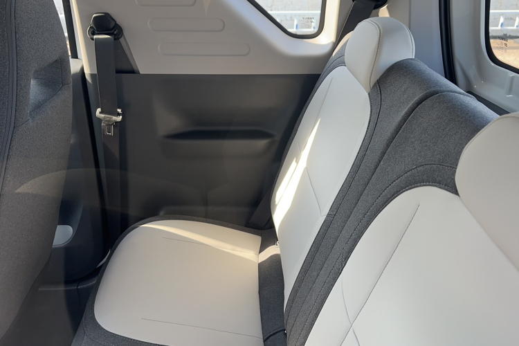 吉利银河 2025款 210km 熊猫卡丁中控内饰7006