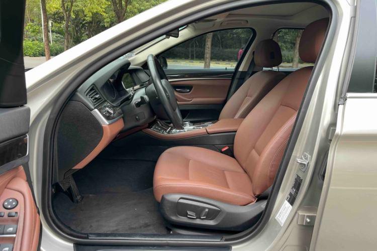 宝马5系 2017款 525Li 领先型中控内饰7006